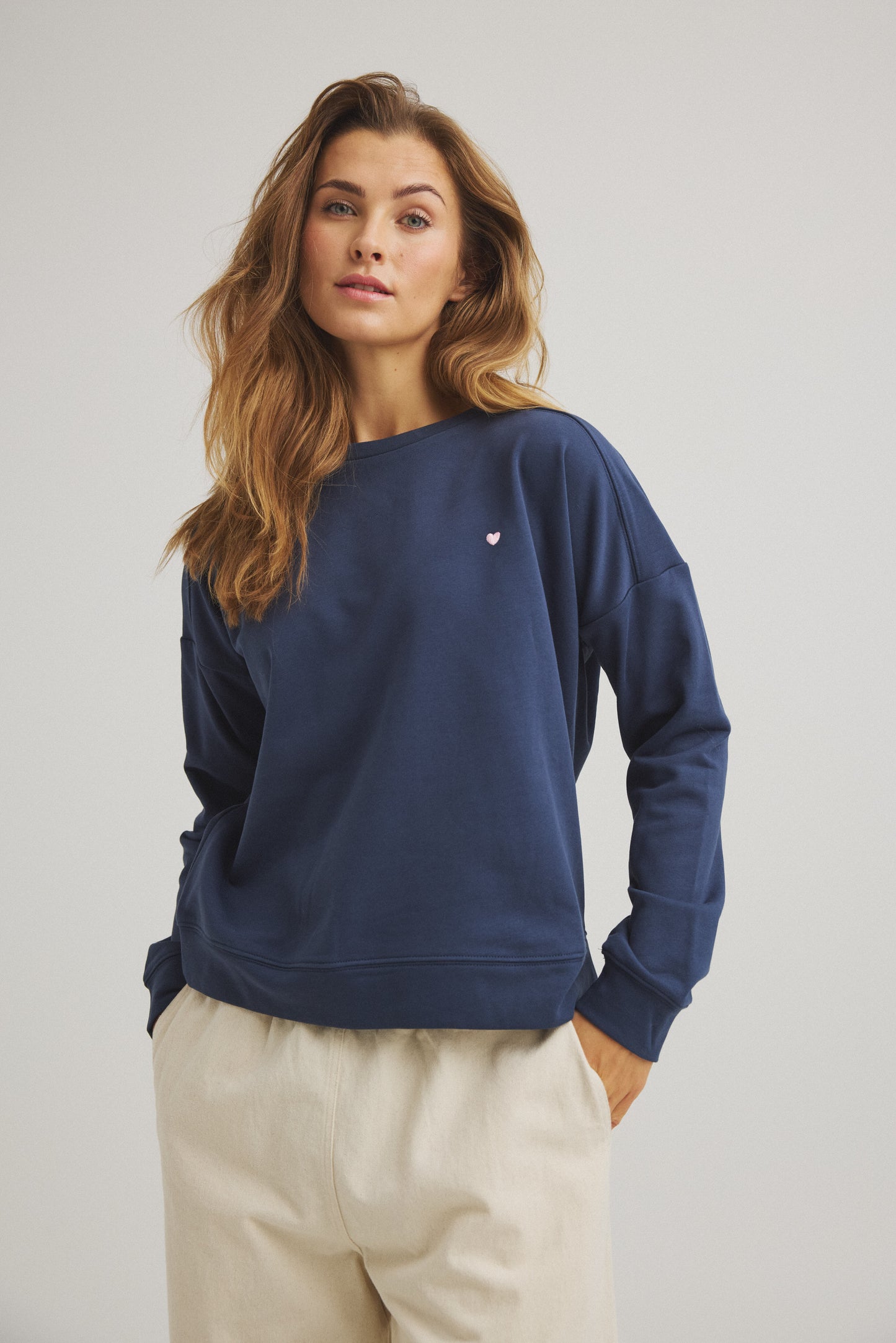 LUXZUZ // ONE TWO Jeanie Sweat Sweat 568 Mood Indigo