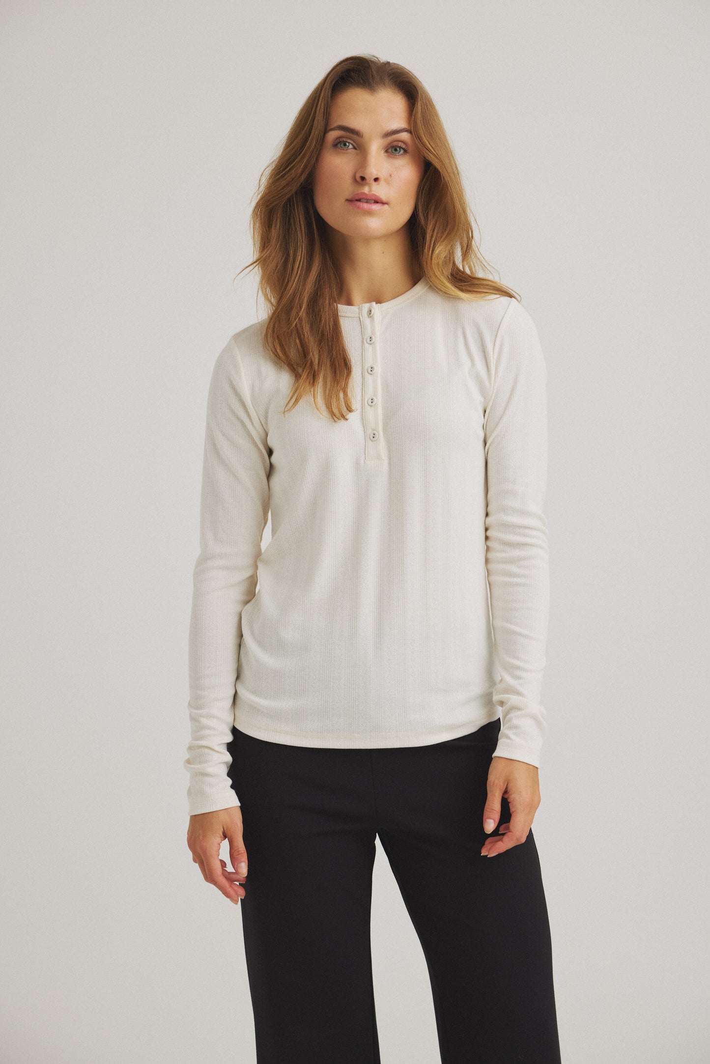 LUXZUZ // ONE TWO Ambutto Pointelle T-shirt T-Shirt 741 Ecru