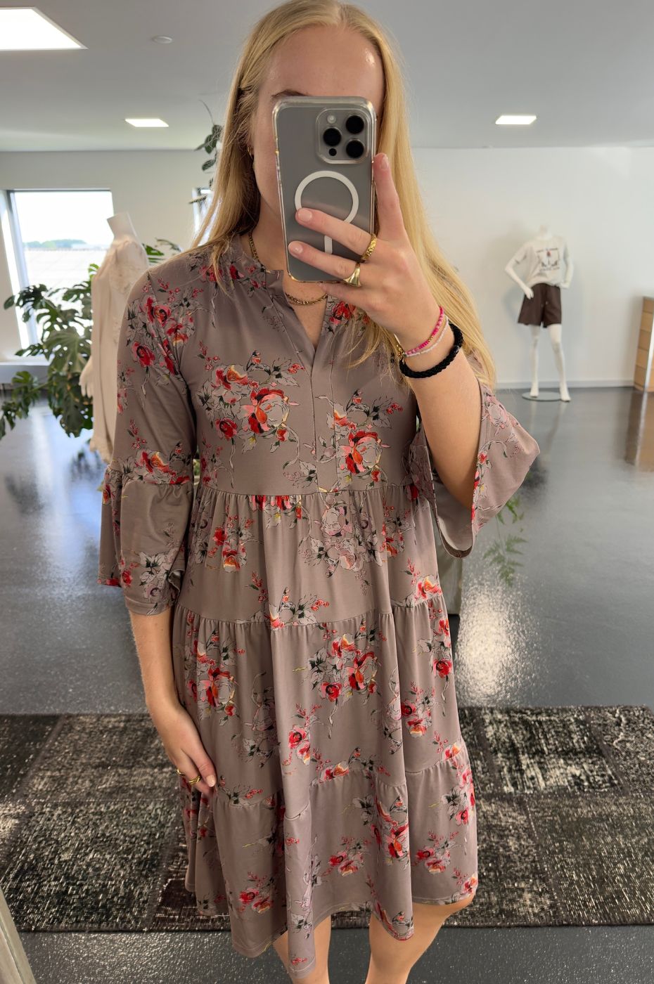 LUXZUZ // ONE TWO Larisai Dress Dress 765 Drift Wood