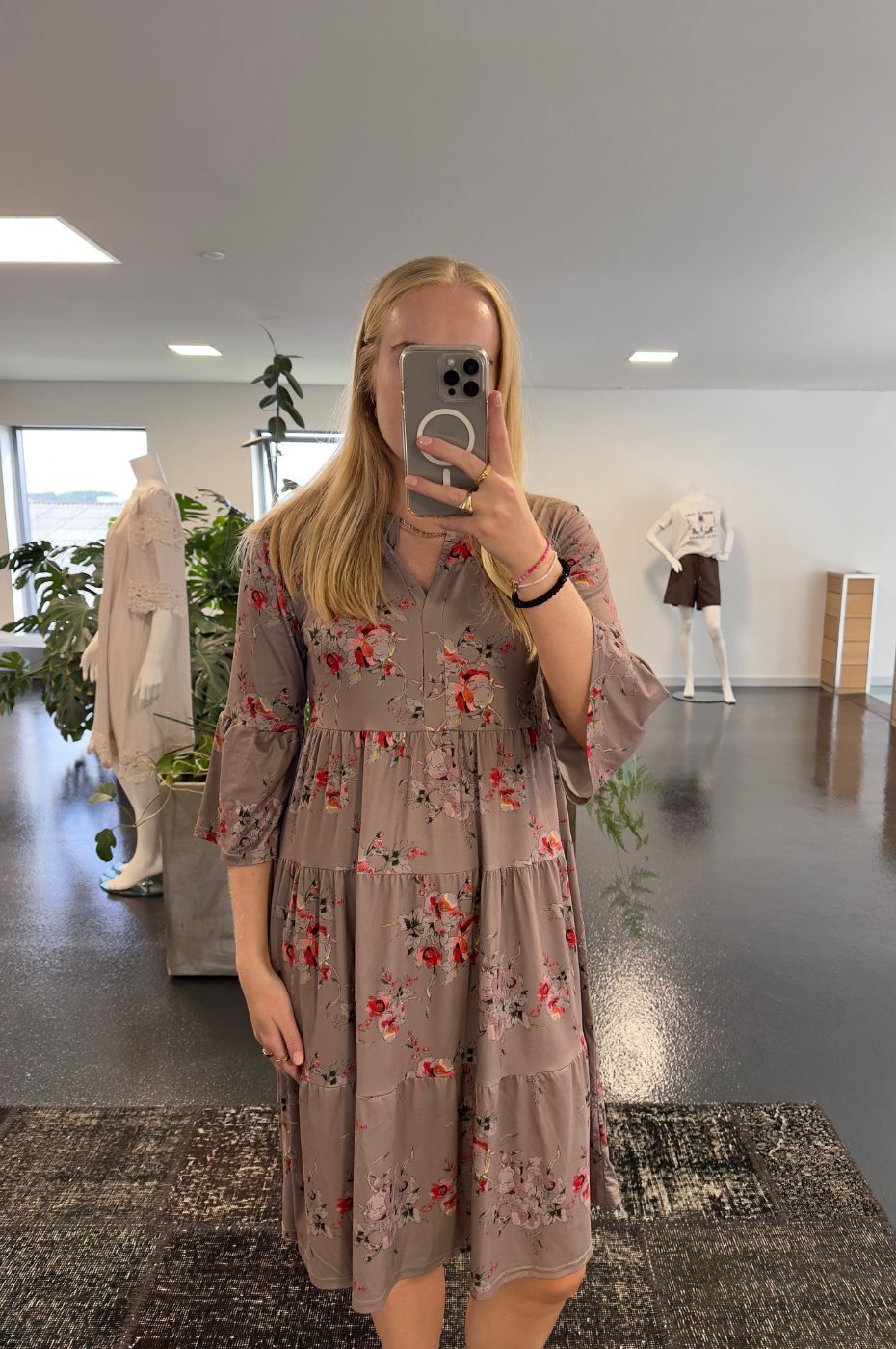 LUXZUZ // ONE TWO Larisai Dress Dress 765 Drift Wood