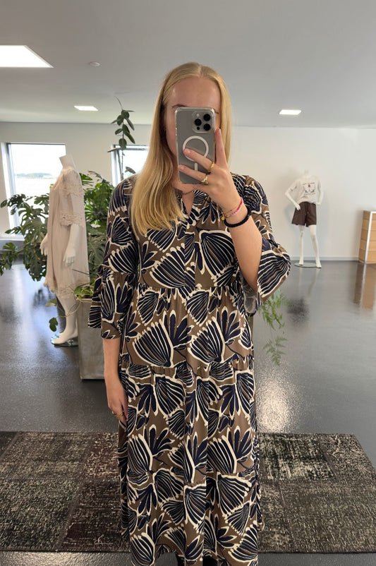 LUXZUZ // ONE TWO Larisasa Dress Dress 788 Chocolate Chip